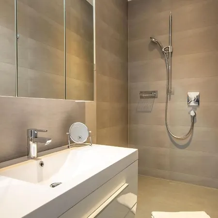 Limehome Reichsstaedter Str 3*